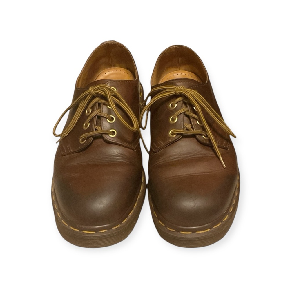 Men’s Vintage Dr.Marten Oxford shoes with 4 eyelet lace-up design, size 8